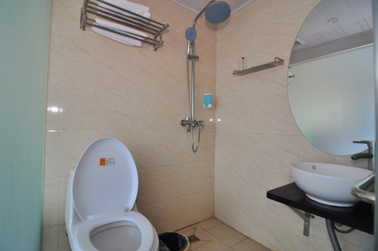 Bathroom 3, Yongli Business Hotel, Ningbo