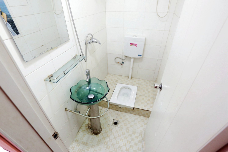 Bathroom 2, Zhenxia Business Hotel, Nanjing