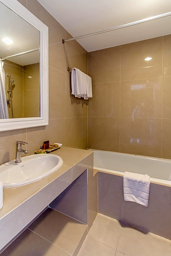 Bathroom 4, Fortune View Khong Hotel Nakhon Phanom, Muang Nakhon Phanom