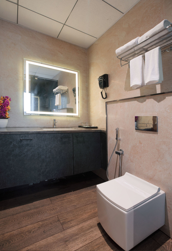 Bathroom 3, Apple Inn, Coimbatore