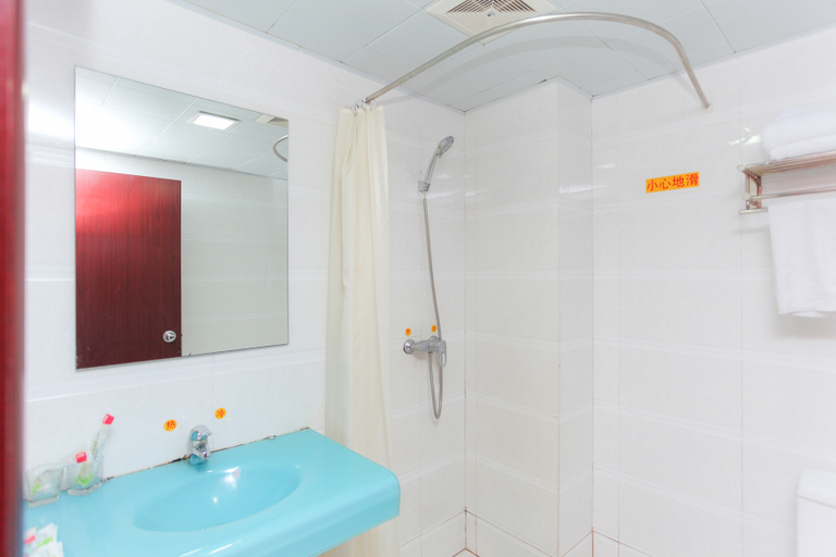Bathroom 2, 쥔이 체인 호텔 (난퉁 메트로)(Junyi chain Hotel (Nantong Metro)), Nantong