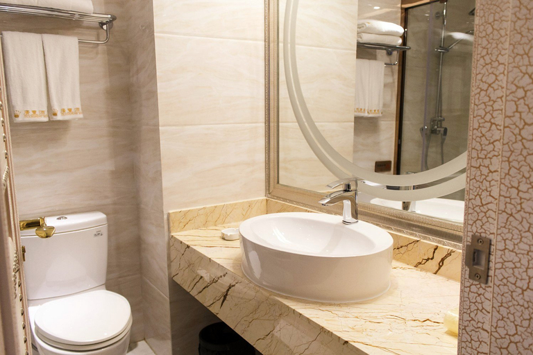 Bathroom 2, Guangfeng Hotel, Guangzhou