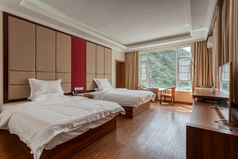 Bedroom, Xiaguang the Grand Hotel, Dêqên Tibetan