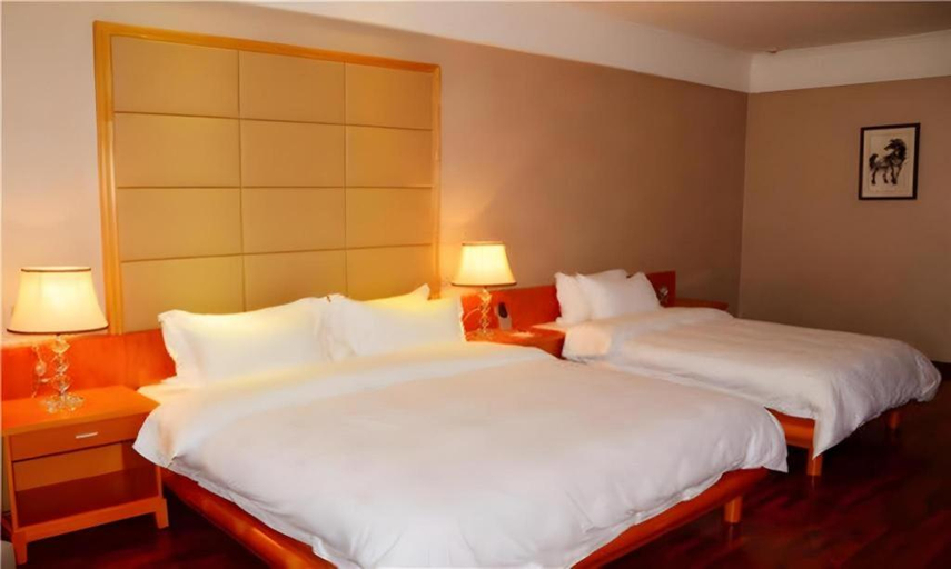 Bedroom 3, San Jiang Grand Hotel, Vientiane