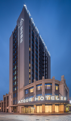 Exterior & Views