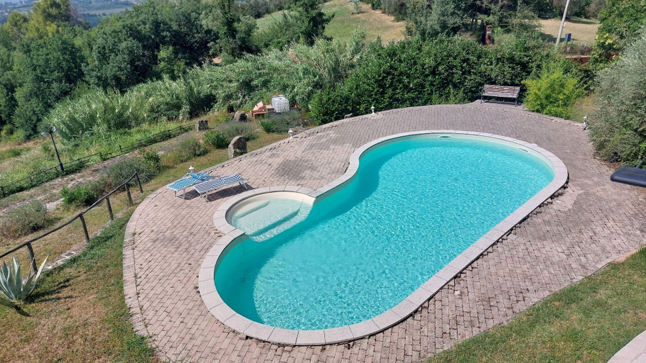 Private pool, Villa Oltreconfini, Terni