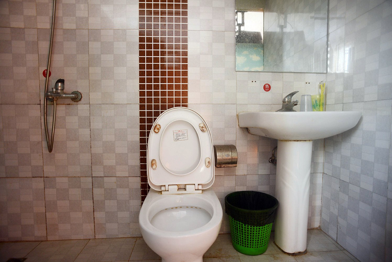 Bathroom, Meiliang Inn, Shanghai