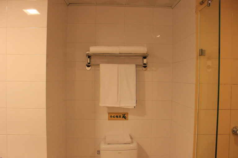 Bathroom 2, Home Selection Hotel Shenyang Tiexi Xiangjiang Branch, Shenyang