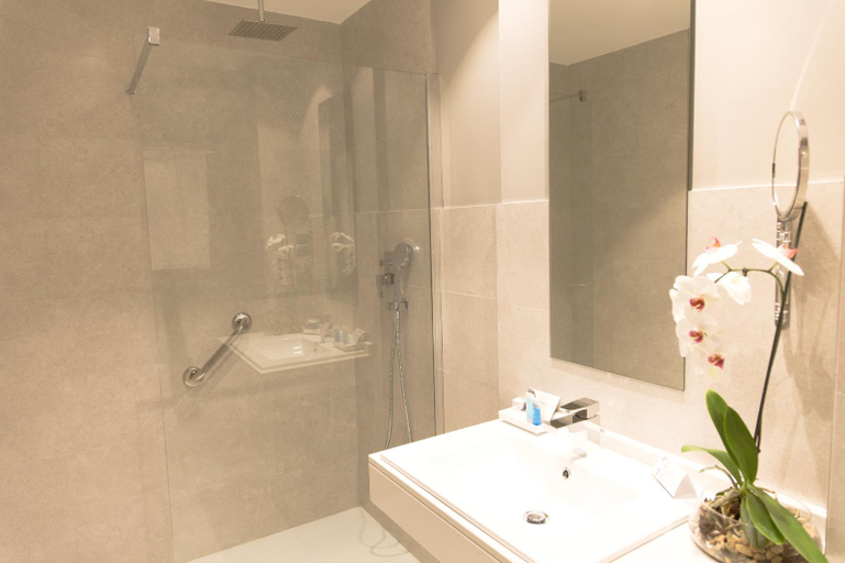 Bathroom, Hotel Cruz de la Victoria, Asturias