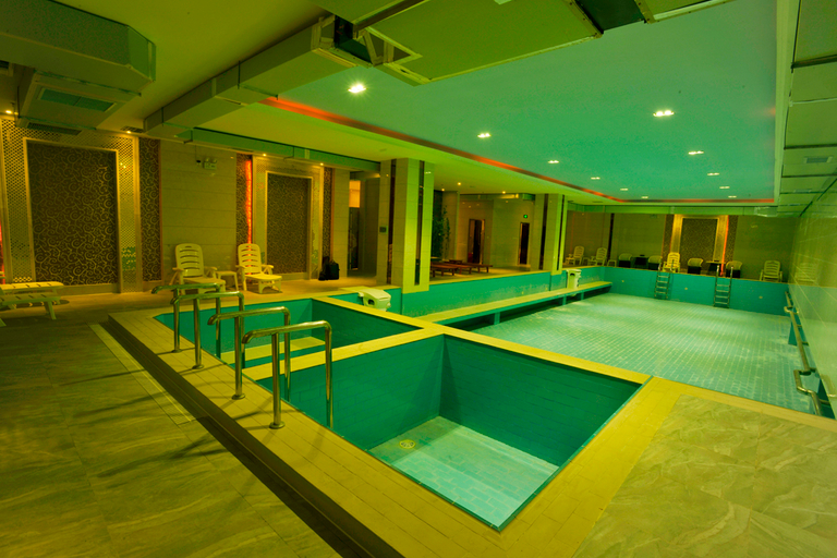 Sport & Beauty, Holiday Inn Yining Enjoy· Yi Banana Leaf (Yining Airport Branch), Ili Kazakh