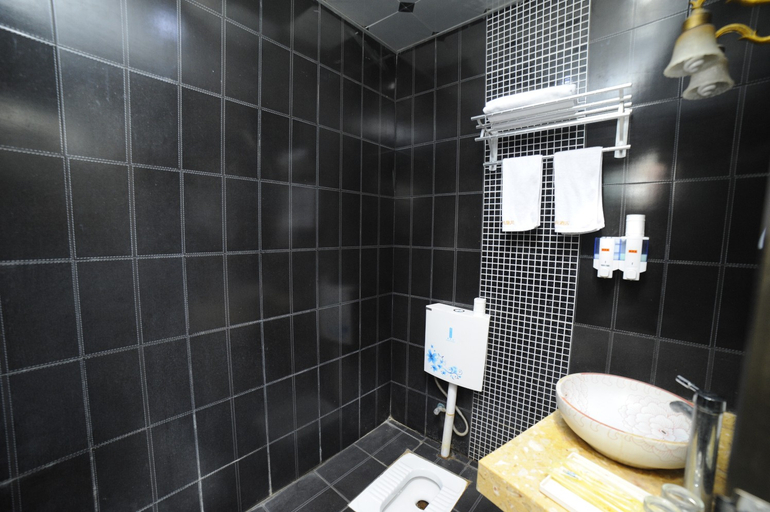 Bathroom 2, Phoenix Fashion Hotel, Chongqing