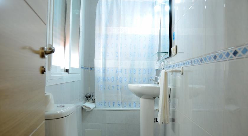 Bathroom 5, ホスタル パトリア, Madrid