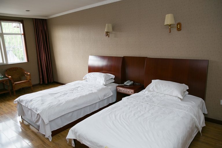Bedroom, Xinju Business Hotel, Jining