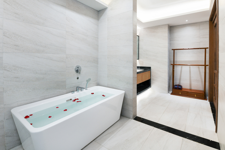 Bathroom 3, Liston Hotel, Hainan