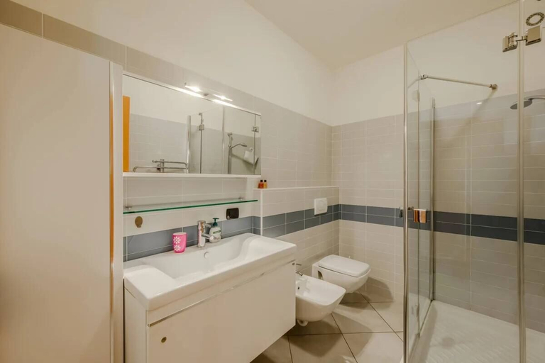 Bathroom 4, 3 Bedroom Italian Lakes Apartment, Varese