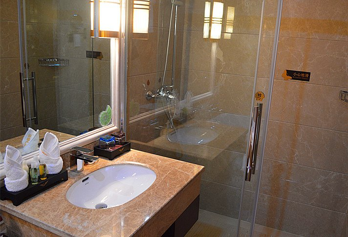 Bathroom 3, Fwinchine International Hotel, Xining