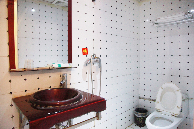 Bathroom 2, Kebite Hotel, Wuhan