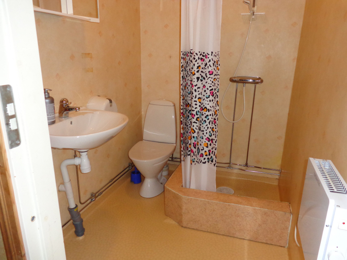 Bathroom 5, Målerås Vandrarhem B&B Gasthaus, Nybro