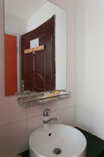 Bathroom 2, Anzhen Huiyang Hotel, Beijing