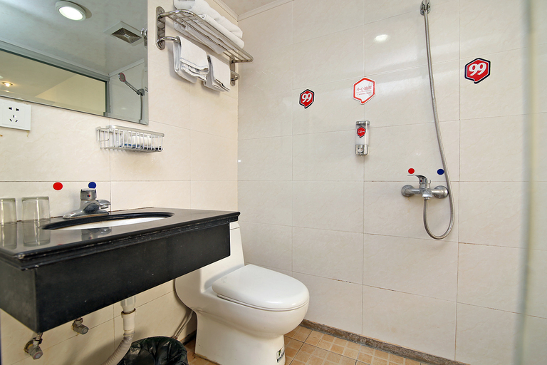 Bathroom 3, Hi Inn Shanghai Yangpu Bridge Pingliang Road, Shanghai