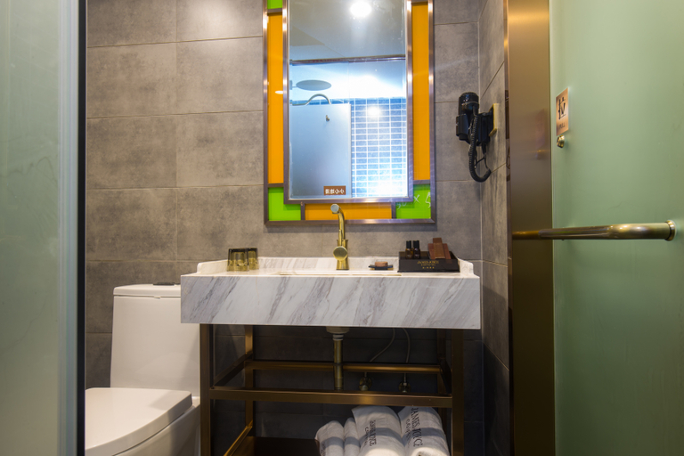 Bathroom 3, James Joyce Coffetel Xishuangbanna Poshui Square Manjinglan Ancient City, Xishuangbanna Dai