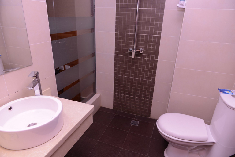 Bathroom 3, Longteng Hostel, Harbin