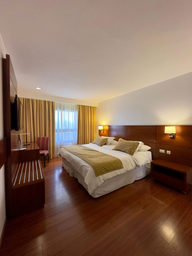 Bedroom 3, Neper Select Hotel, Capital