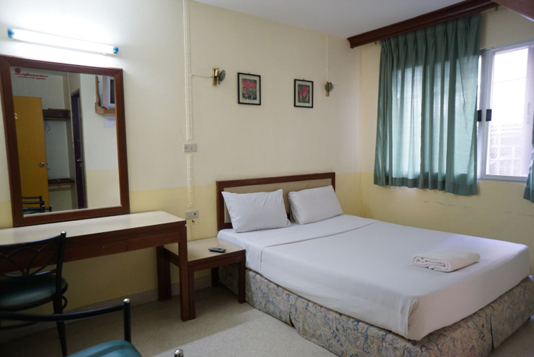 Bedroom 2, Wattana Trang Hotel, Muang Trang