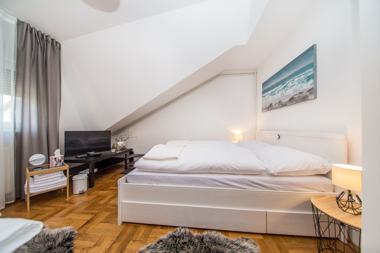 Bedroom 1, Houzzz21, Zagreb