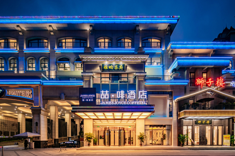 Exterior & Views