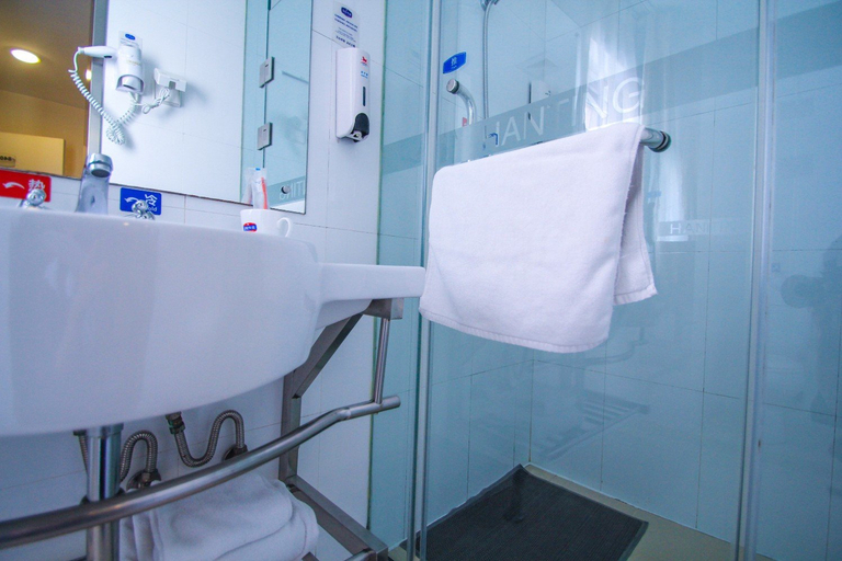 Bathroom 4, Hanting Hotel Jinan Quancheng Square Branch, Jinan