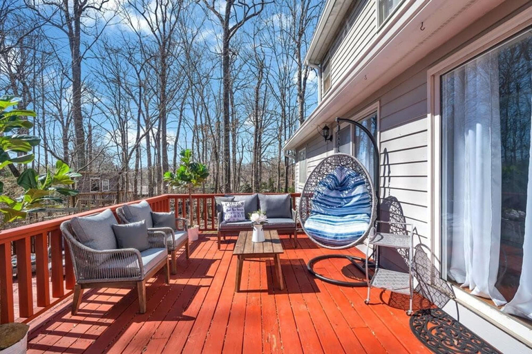 Room 2, Sleeps 24 Hot Tub Game Room Dog Friendly, Buncombe