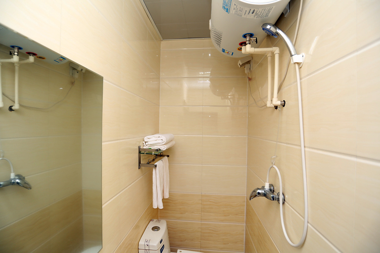 Bathroom 2, Traveller Fashion Hotel, Yanbian Korean