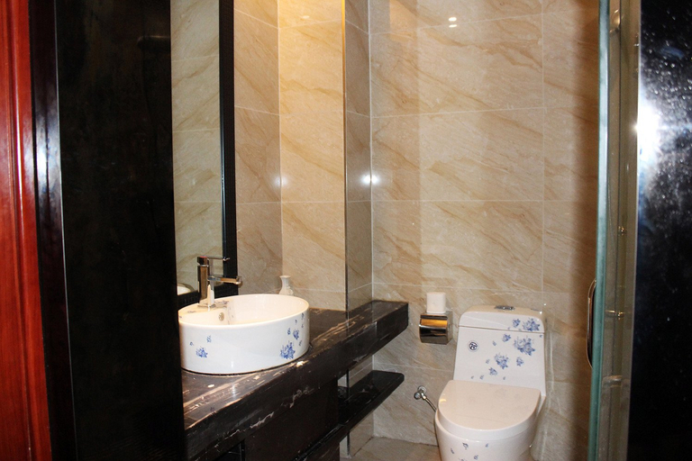 Bathroom 2, Kai'er International Hotel, Xiangfan