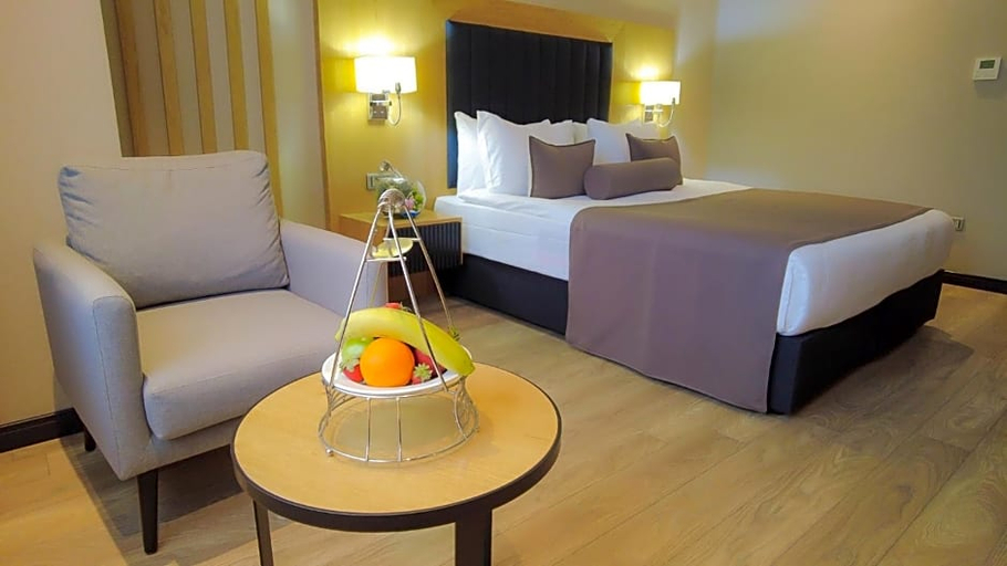 Bedroom 2, Serenity Comfort Hotel, Bağcılar