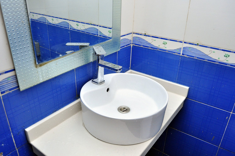 Bathroom 3, Hongxing Hotel, Guangzhou