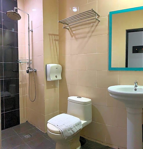 Bathroom, Golden Hotel, Kota Kinabalu