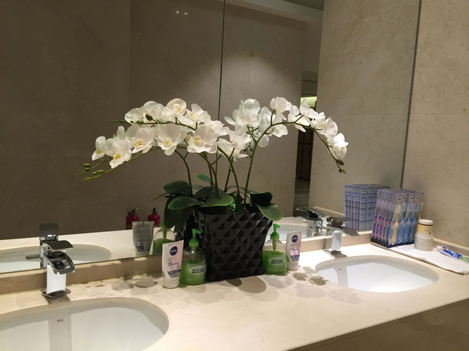 Bathroom 4, Dolton Changsha Spa Hotel, Changsha