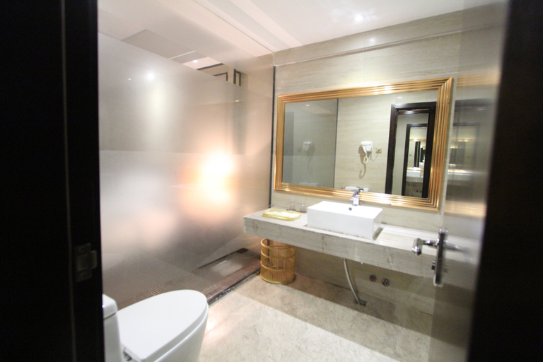 Bathroom 4, Lavande Hotel Maoming High-speed Railway Station Xinfu Road, Maoming