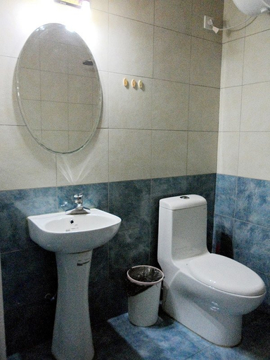 Bathroom 2, Yuzhongjian inn, Harbin