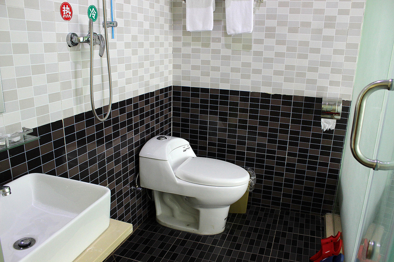 Bathroom 5, Jinshishang Hotel, Shenzhen