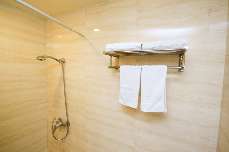 Bathroom 3, Ji Hotel Xian Qujiang International Convention and Exhibition Center, Xi'an