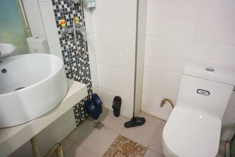 Bathroom 2, Tongcheng Hotel, Guangzhou