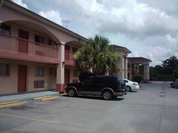Others 4, Relax Inn and Suites, Orleans