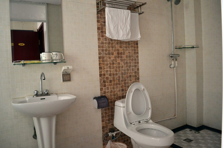 Bathroom 2, Huizhifeng Hotel, Shenyang