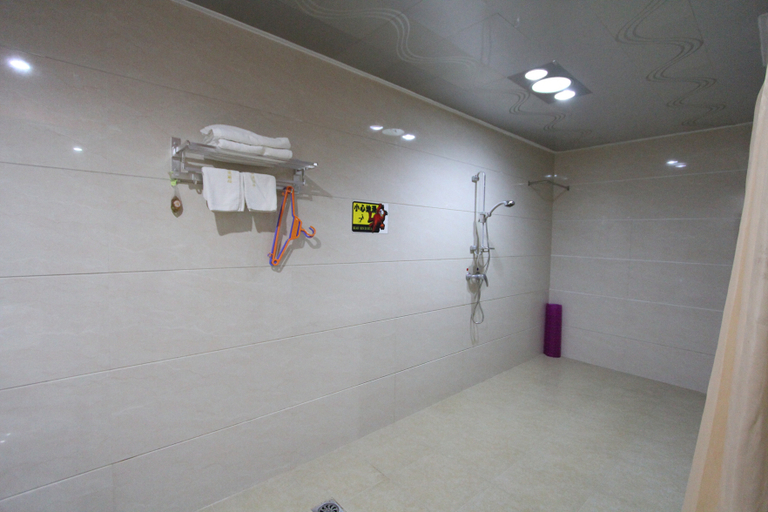 Bathroom 2, Jinkaiyue Business Hotel, Zhaoqing