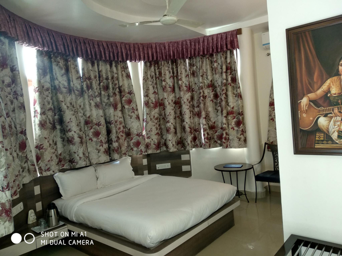 Bedroom 3, Hotel Lake Inn, Sirohi