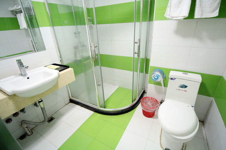Bathroom 2, Daily Express Hotel, Jingdezhen
