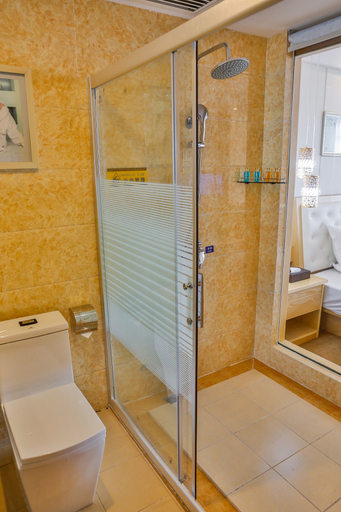 Bathroom, Golden Paris Hotel, Shenzhen