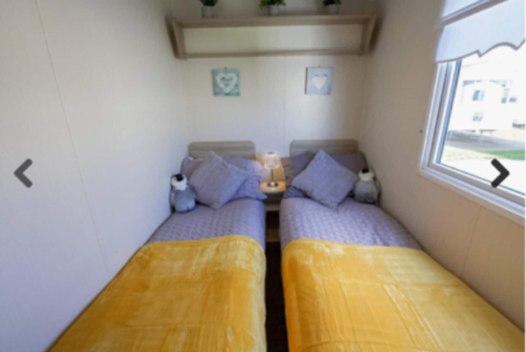 Room 5, Lyons Robinhood - 3 Bedrooms, Denbighshire